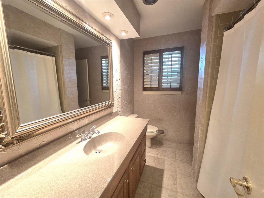 9334 Hunters Creek Drive, Dallas, TX 75243