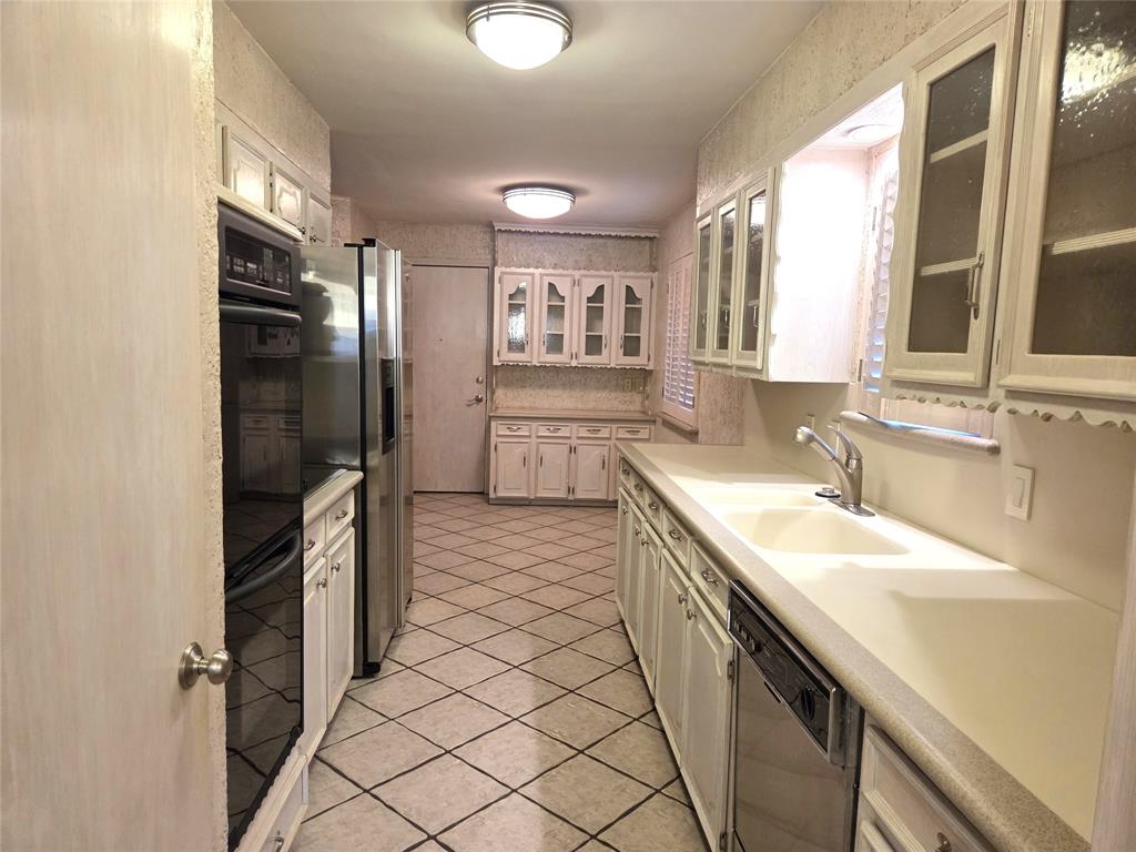 9334 Hunters Creek Drive, Dallas, TX 75243