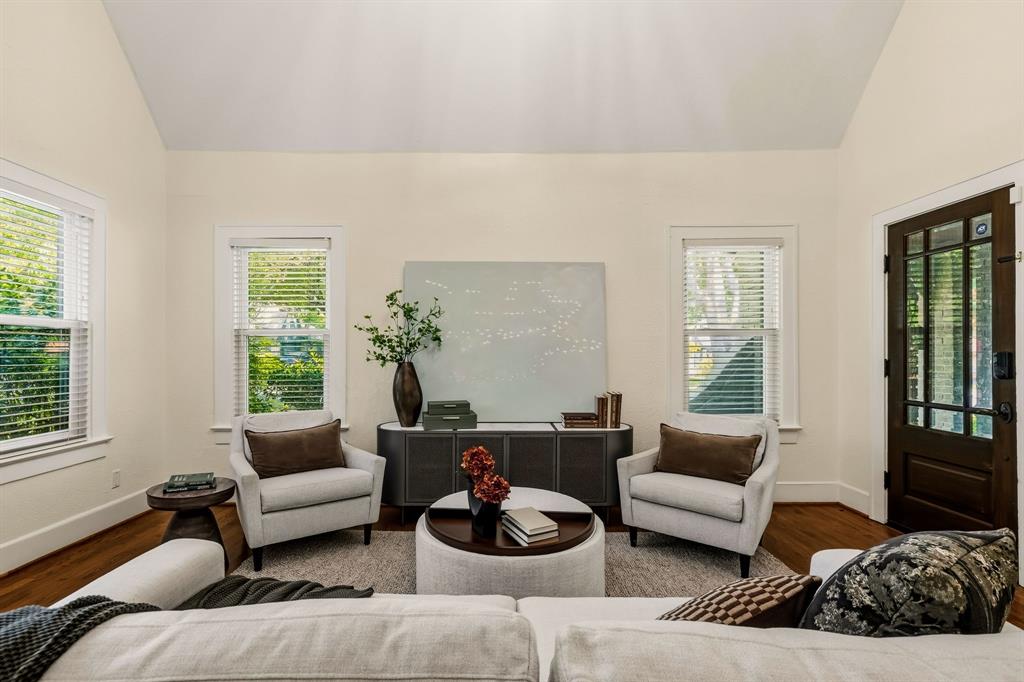 907 Monte Vista Drive, Dallas, TX 75223