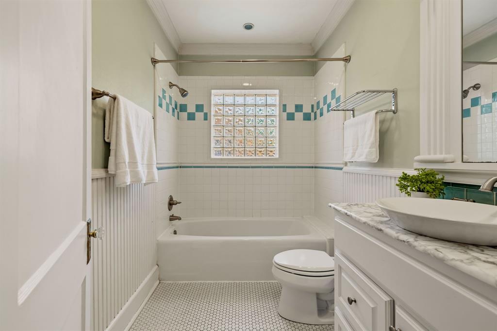 907 Monte Vista Drive, Dallas, TX 75223