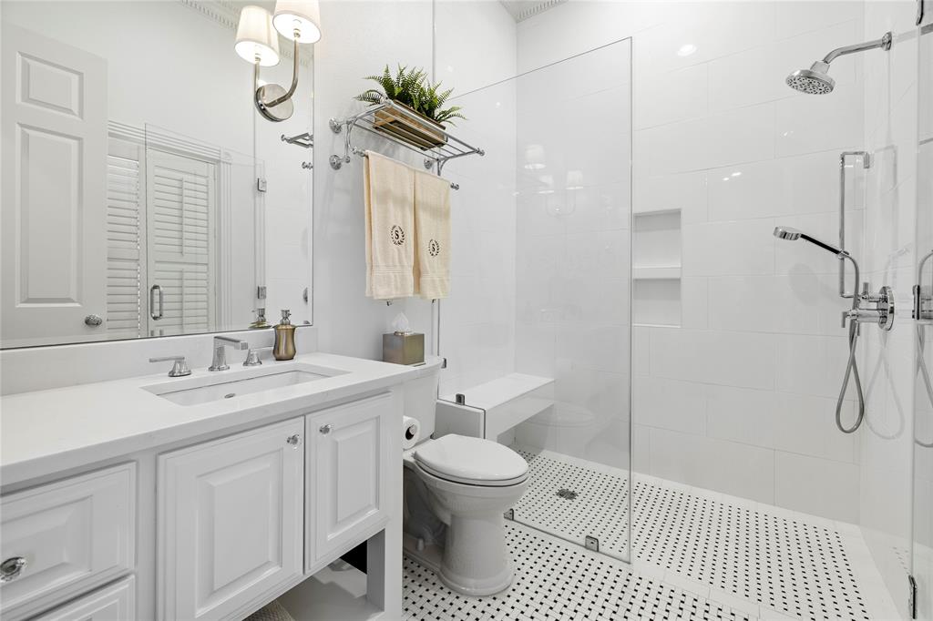 mother in law suite full bath downstairs