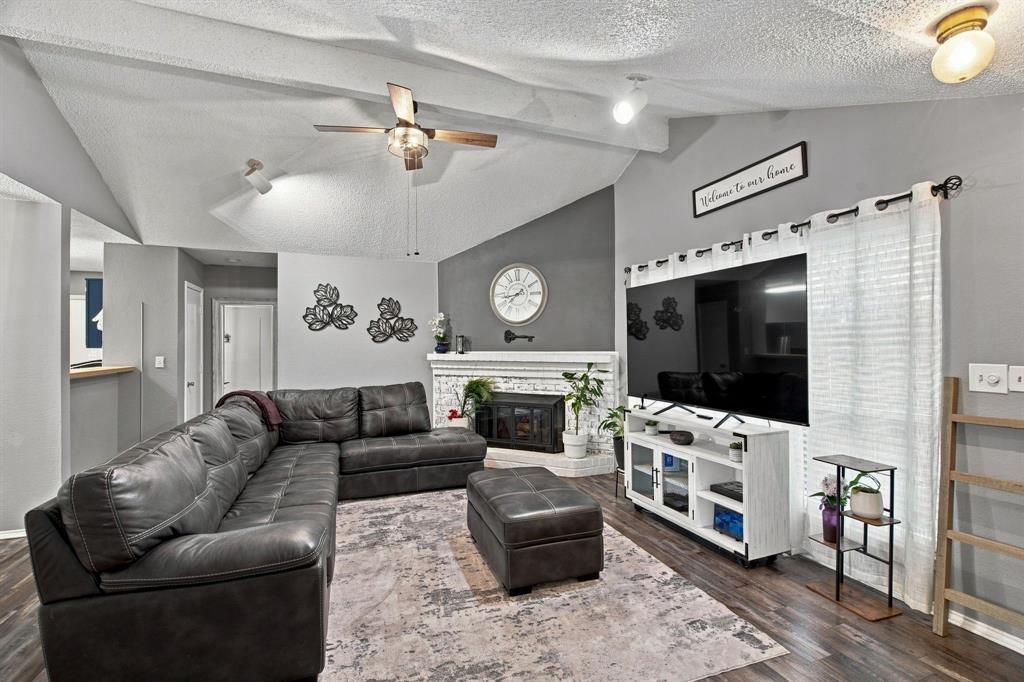 506 W Warrior Trail, Grand Prairie, TX 75052