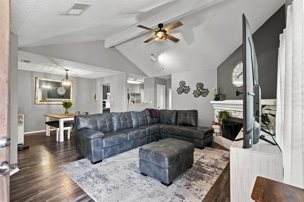 506 W Warrior Trail, Grand Prairie, TX 75052