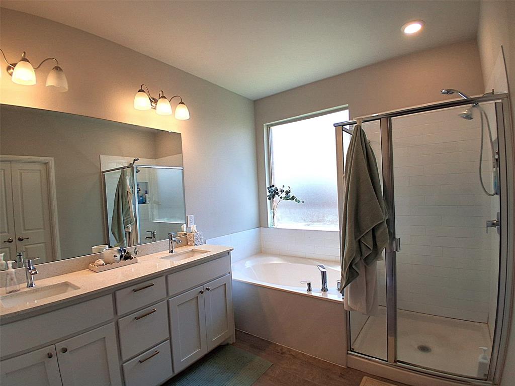 309 Clayton Street, Glenn Heights, TX 75154