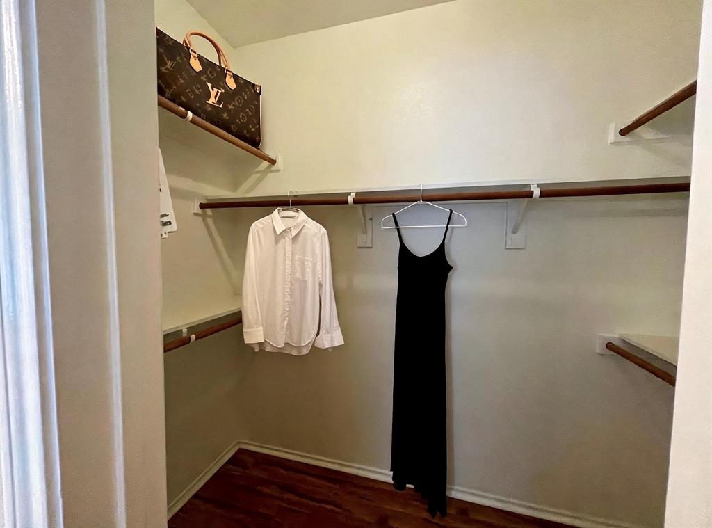 primry closet