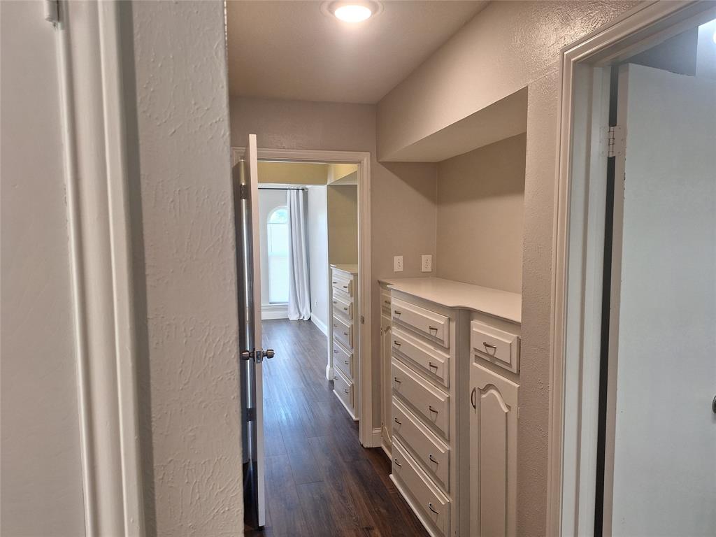 4240 Harvest Hill Road, Dallas, TX 75244