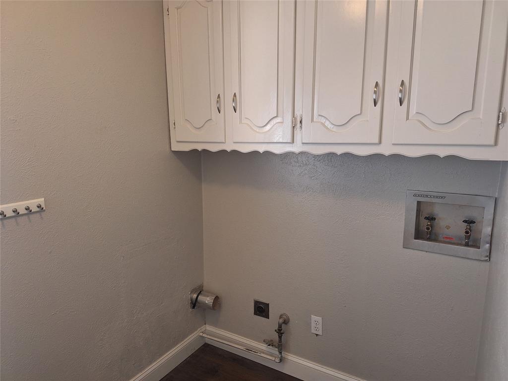4240 Harvest Hill Road, Dallas, TX 75244