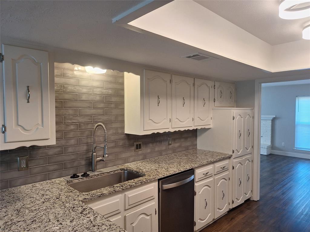 4240 Harvest Hill Road, Dallas, TX 75244