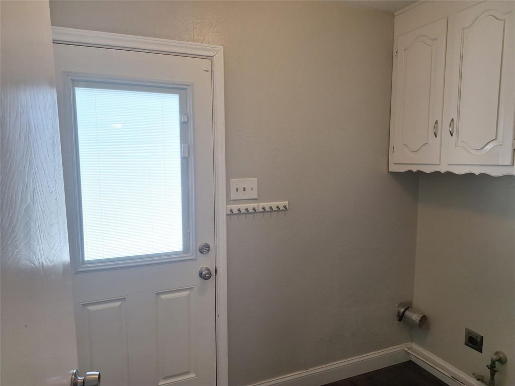4240 Harvest Hill Road, Dallas, TX 75244