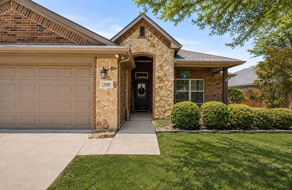 200 Jacinth Lane, Granbury, TX 76049