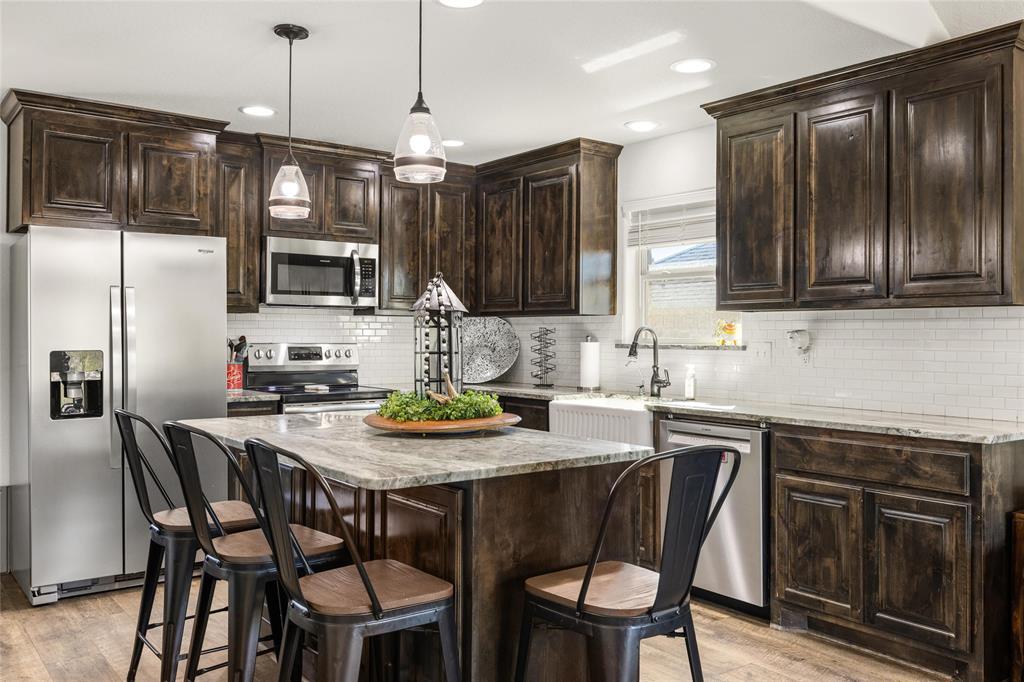 2605 Dove Trail, Granbury, TX 76048