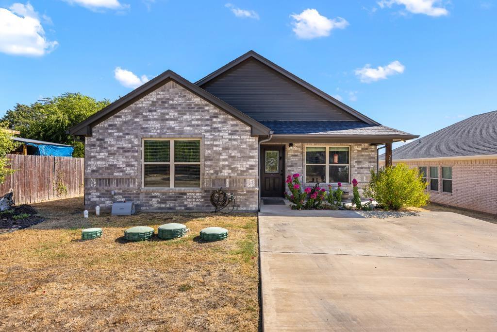 2605 Dove Trail, Granbury, TX 76048