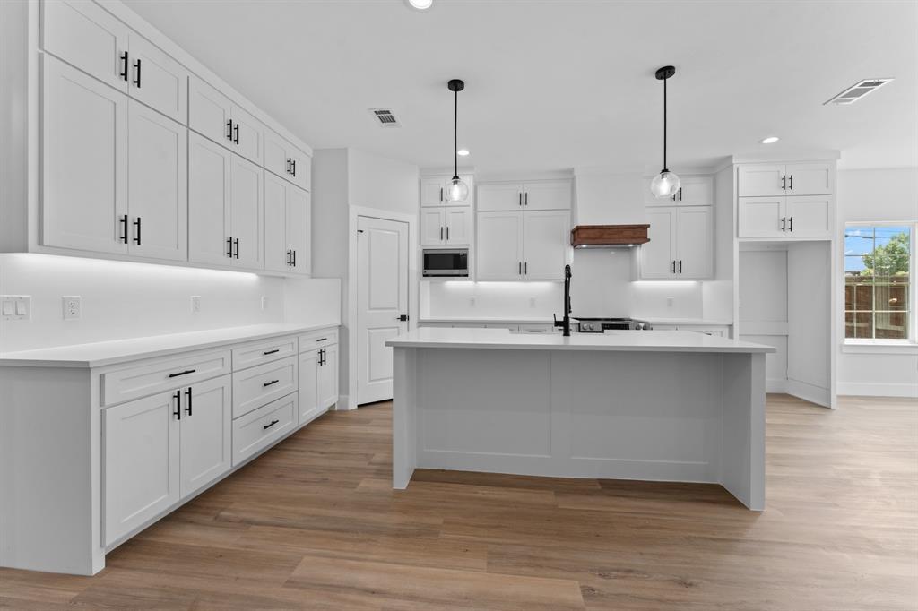 3825 Williamsburg Drive, Garland, TX 75043
