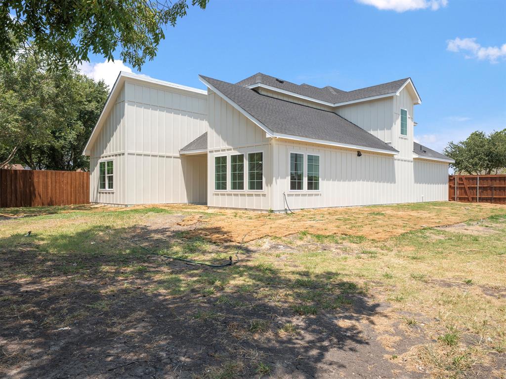 3825 Williamsburg Drive, Garland, TX 75043