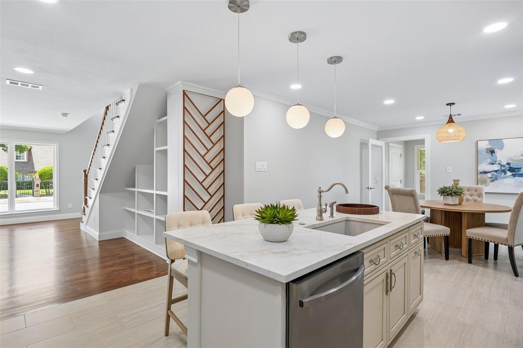 1231 S Montclair Avenue, Dallas, TX 75208