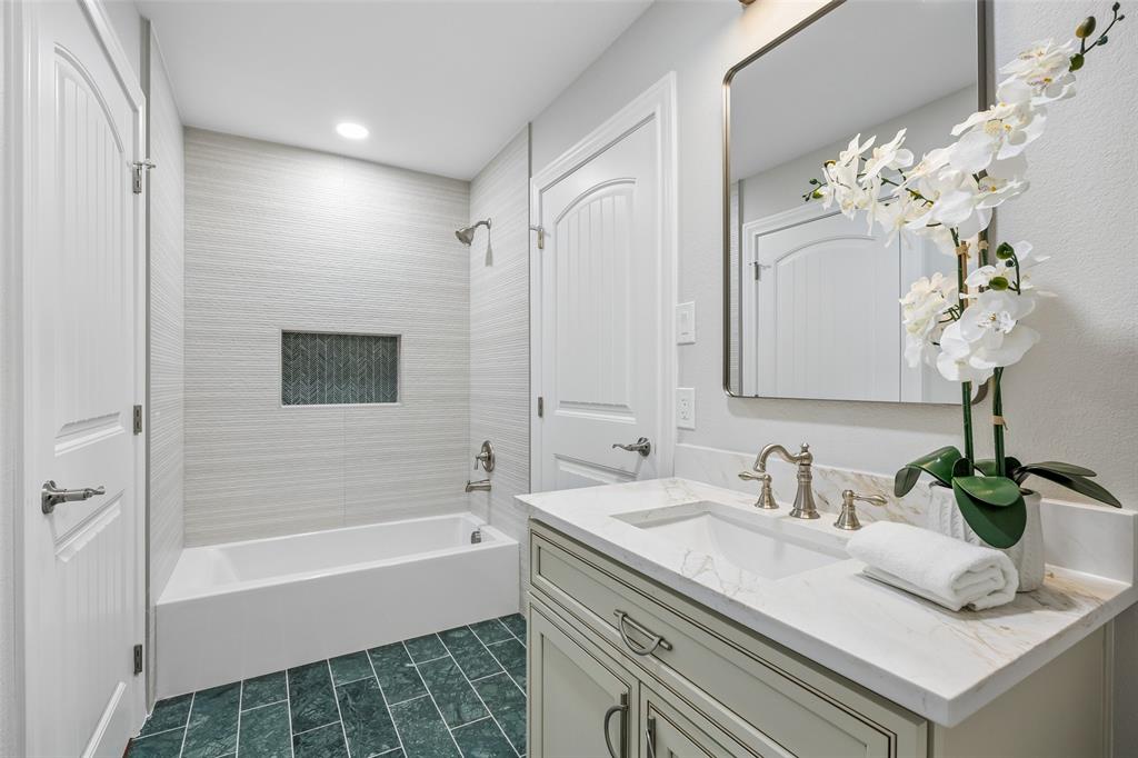 1231 S Montclair Avenue, Dallas, TX 75208