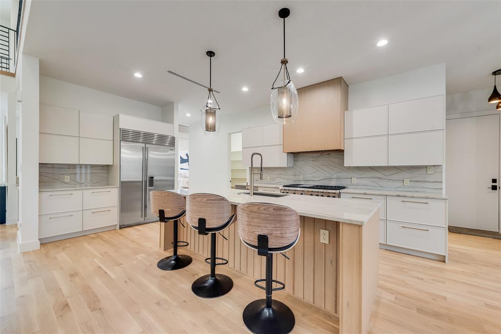 6411 Royal Lane, Dallas, TX 75230