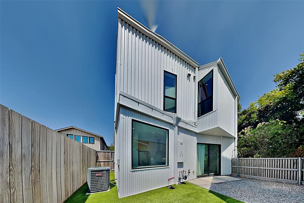 904 Blackland Court, Dallas, TX 75243