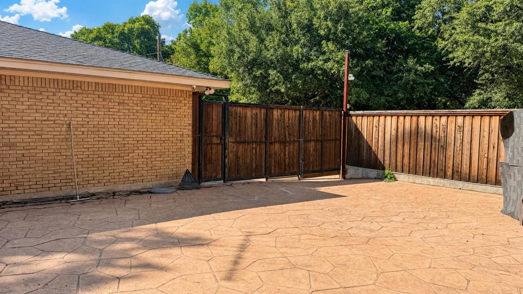 1917 Shady Glen Lane, Dallas, TX 75232