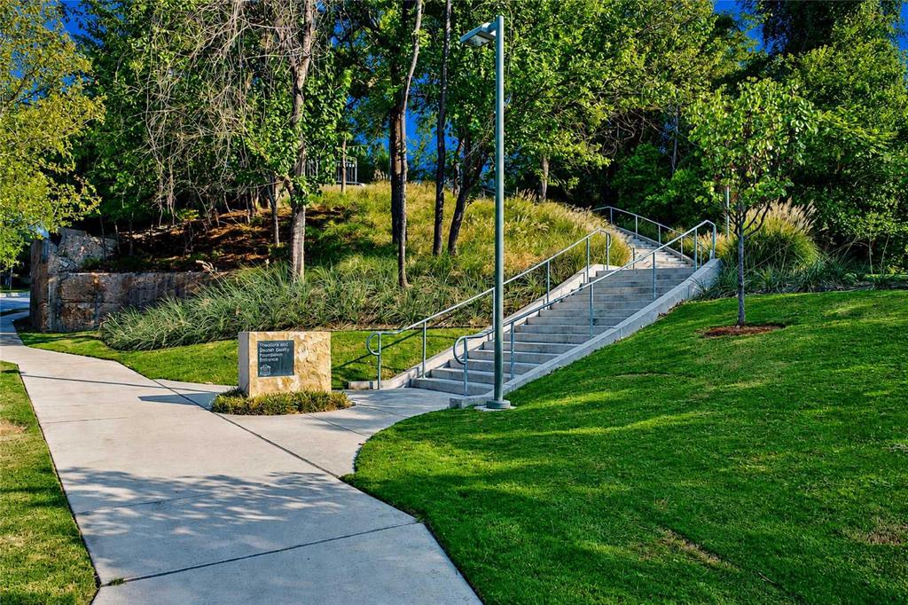 The Katy Trail - Walking distance from The Wyndemere