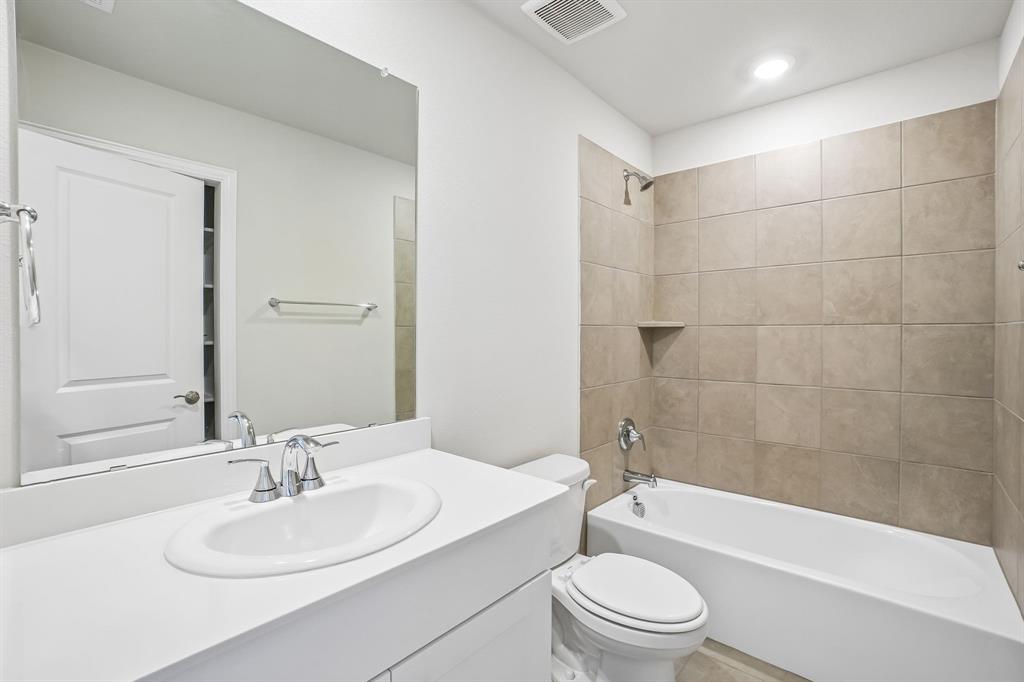 Photo is not of the actual home, but is an inspirational photo of builder’s model home and may depict options, furnishings, and/or decorator features that are not included.
