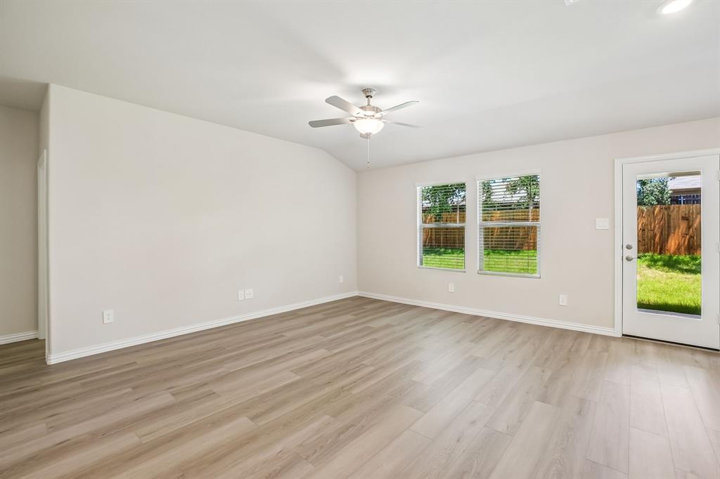 Photo is not of the actual home, but is an inspirational photo of builder’s model home and may depict options, furnishings, and/or decorator features that are not included.