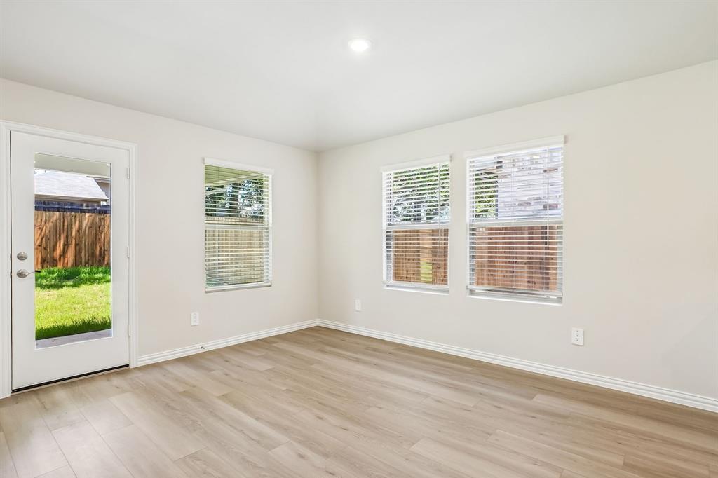 Photo is not of the actual home, but is an inspirational photo of builder’s model home and may depict options, furnishings, and/or decorator features that are not included.