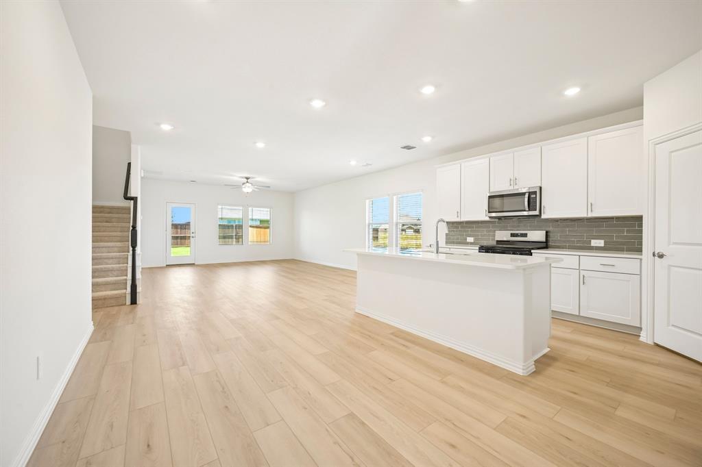 Photo is not of the actual home, but is an inspirational photo of builder’s model home and may depict options, furnishings, and/or decorator features that are not included. Photo is not of the actual home, but is an inspirational photo of builder’s model home and may depict options, furnishings, and/or decorator features that are not included.