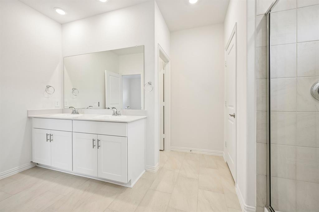Photo is not of the actual home, but is an inspirational photo of builder’s model home and may depict options, furnishings, and/or decorator features that are not included.