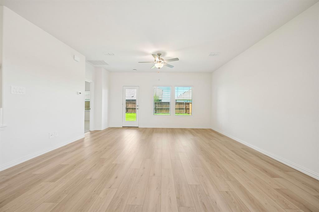 Photo is not of the actual home, but is an inspirational photo of builder’s model home and may depict options, furnishings, and/or decorator features that are not included.