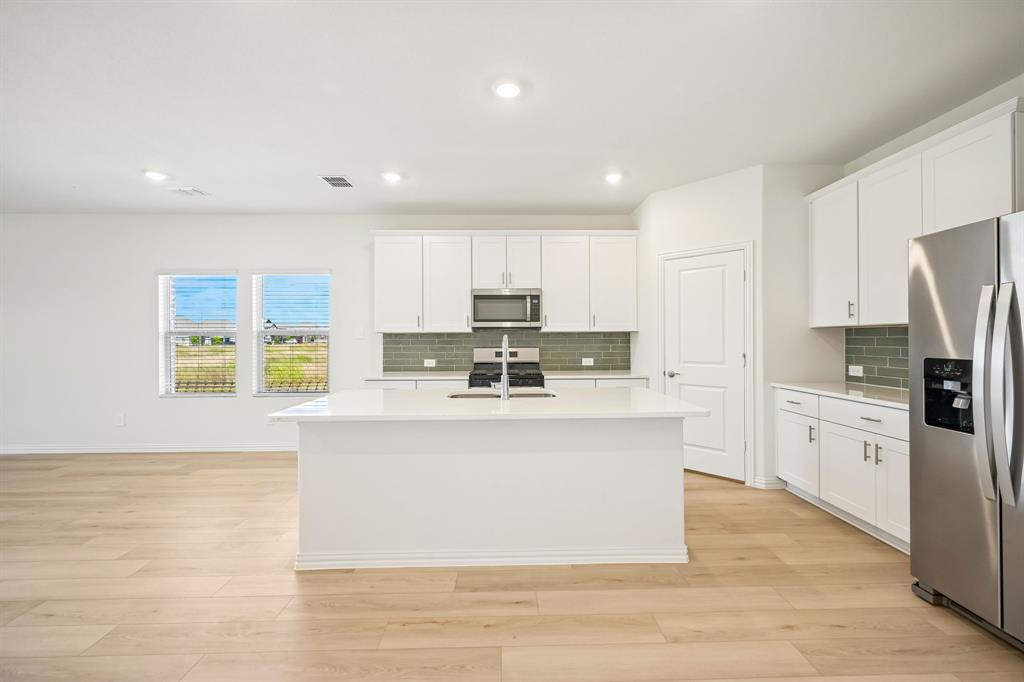 Photo is not of the actual home, but is an inspirational photo of builder’s model home and may depict options, furnishings, and/or decorator features that are not included. Photo is not of the actual home, but is an inspirational photo of builder’s model home and may depict options, furnishings, and/or decorator features that are not included.