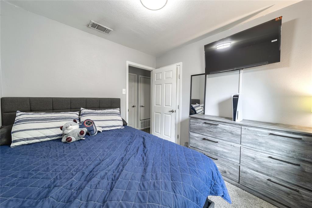 Bedroom with carpet floors