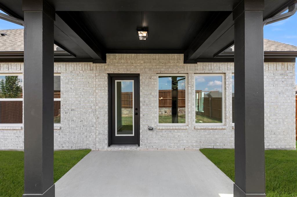 26. 2519 Sturgis - Patio