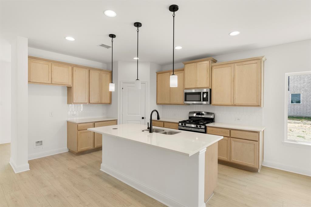 07. 2519 Sturgis - Kitchen (2)
