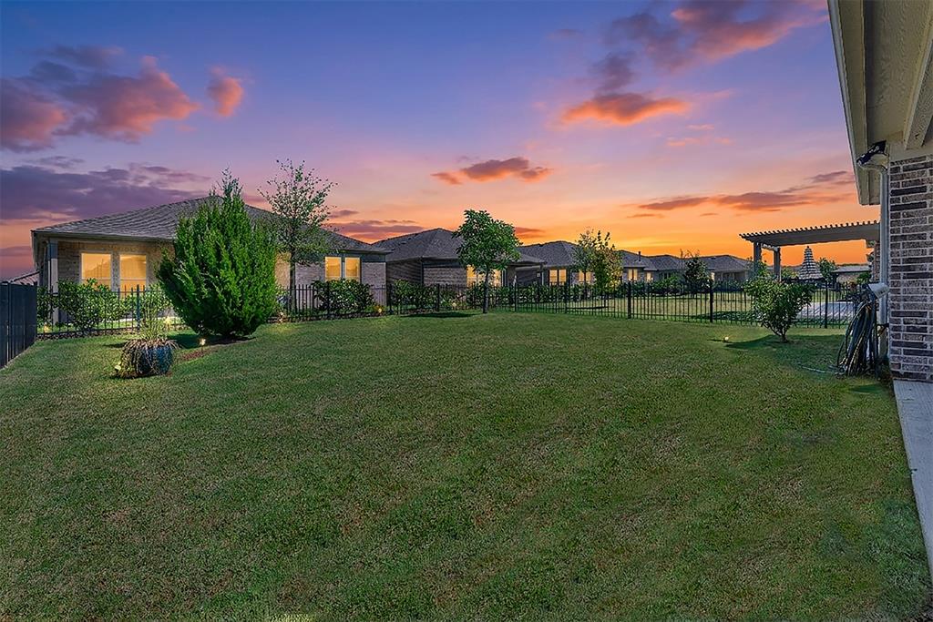 913 Rough Hollow Drive, McKinney, TX 75071