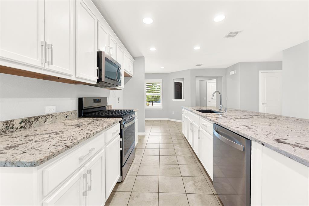 913 Rough Hollow Drive, McKinney, TX 75071