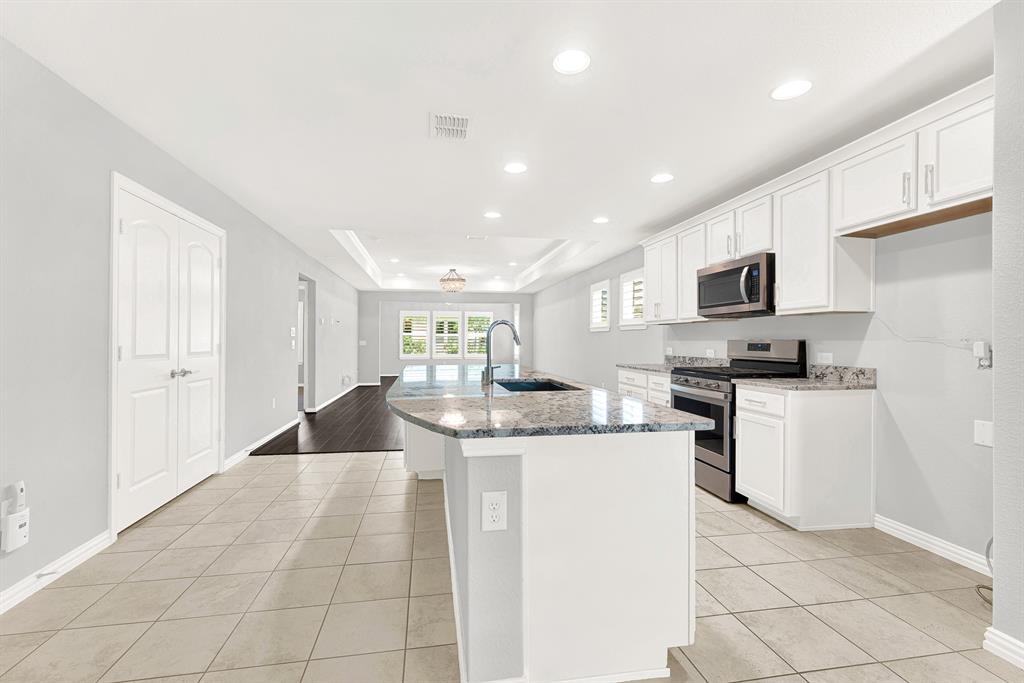 913 Rough Hollow Drive, McKinney, TX 75071