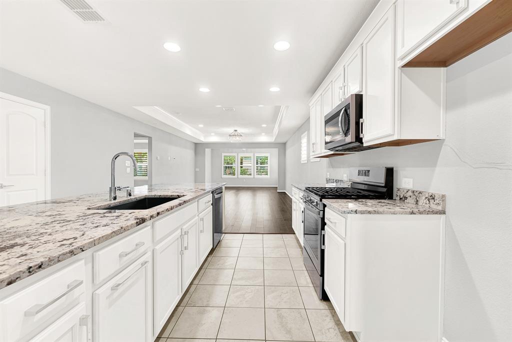 913 Rough Hollow Drive, McKinney, TX 75071
