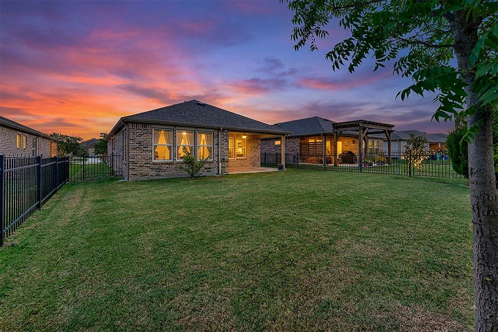 913 Rough Hollow Drive, McKinney, TX 75071