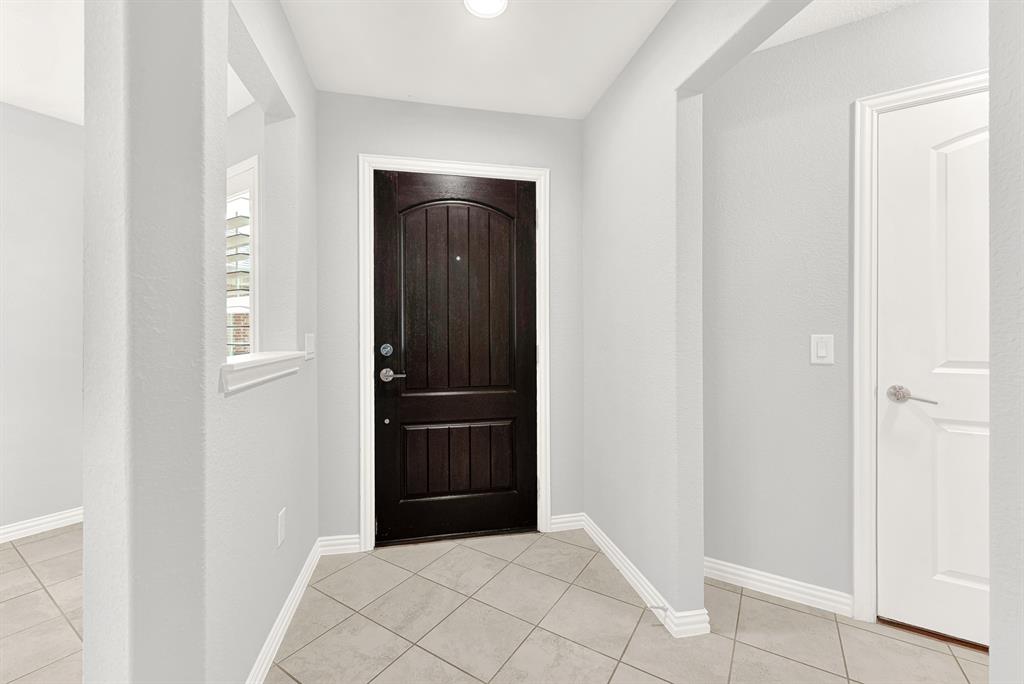 913 Rough Hollow Drive, McKinney, TX 75071