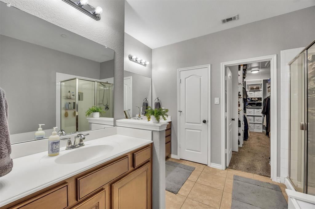 5646 Grosseto Drive, Frisco, TX 75034