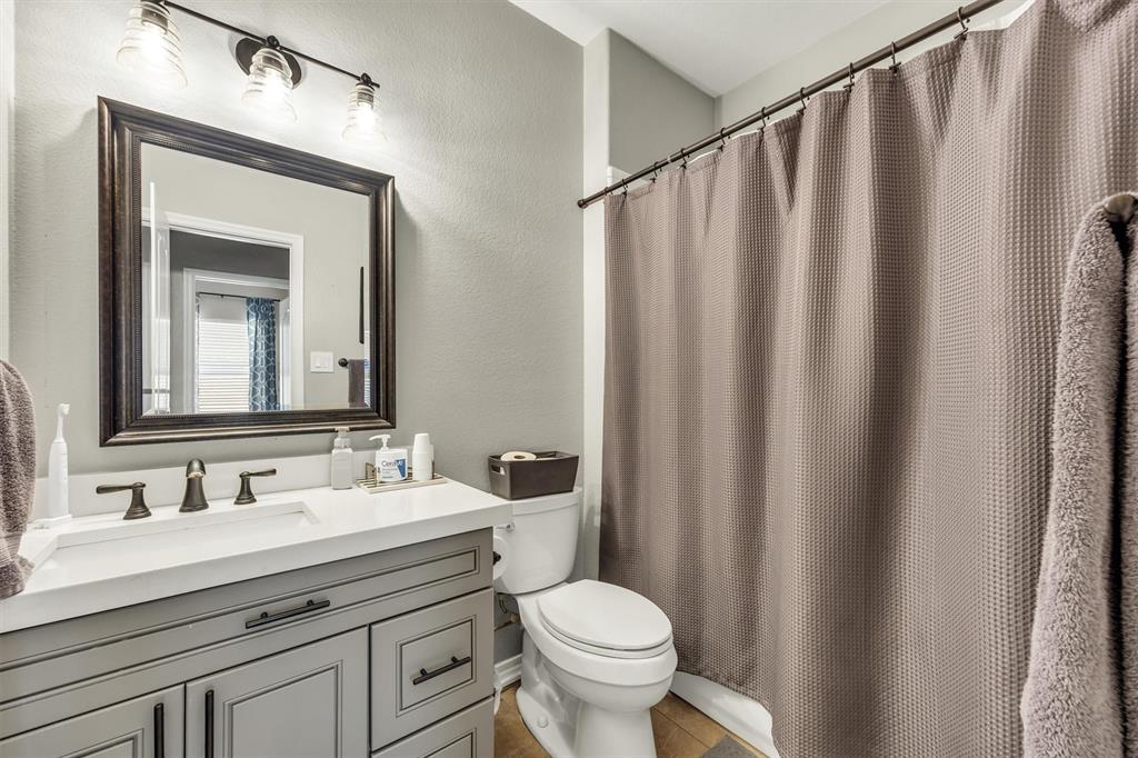 Upstairs full bath