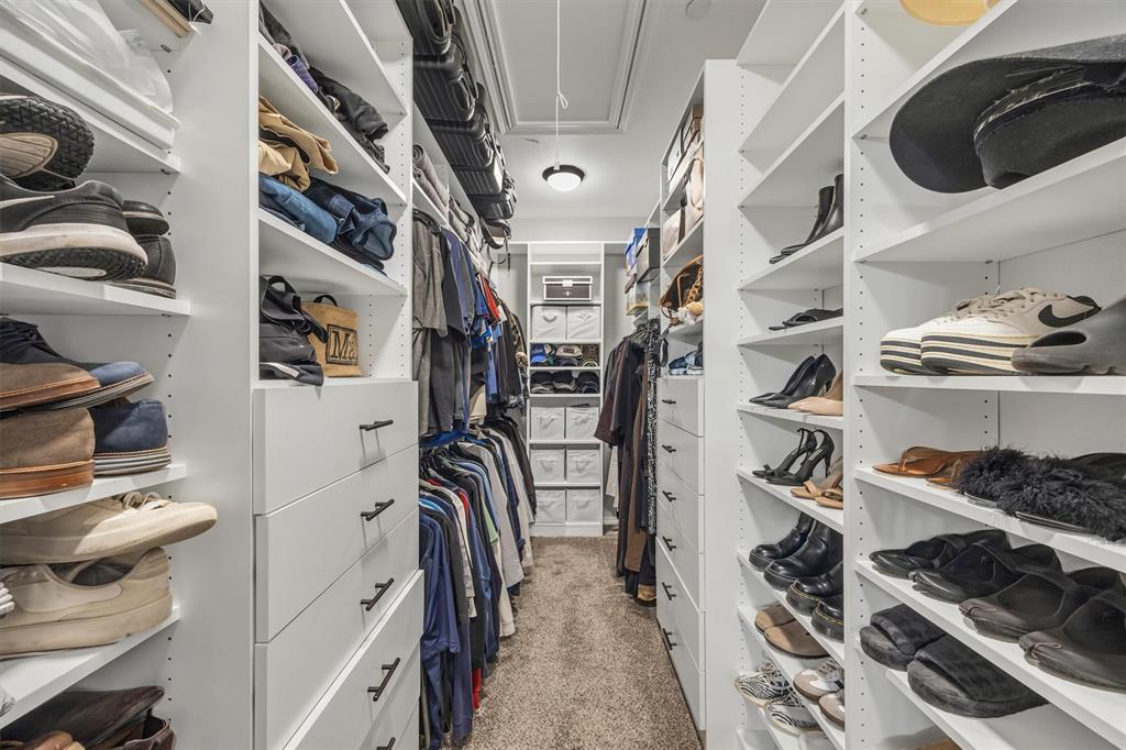 Custom closet