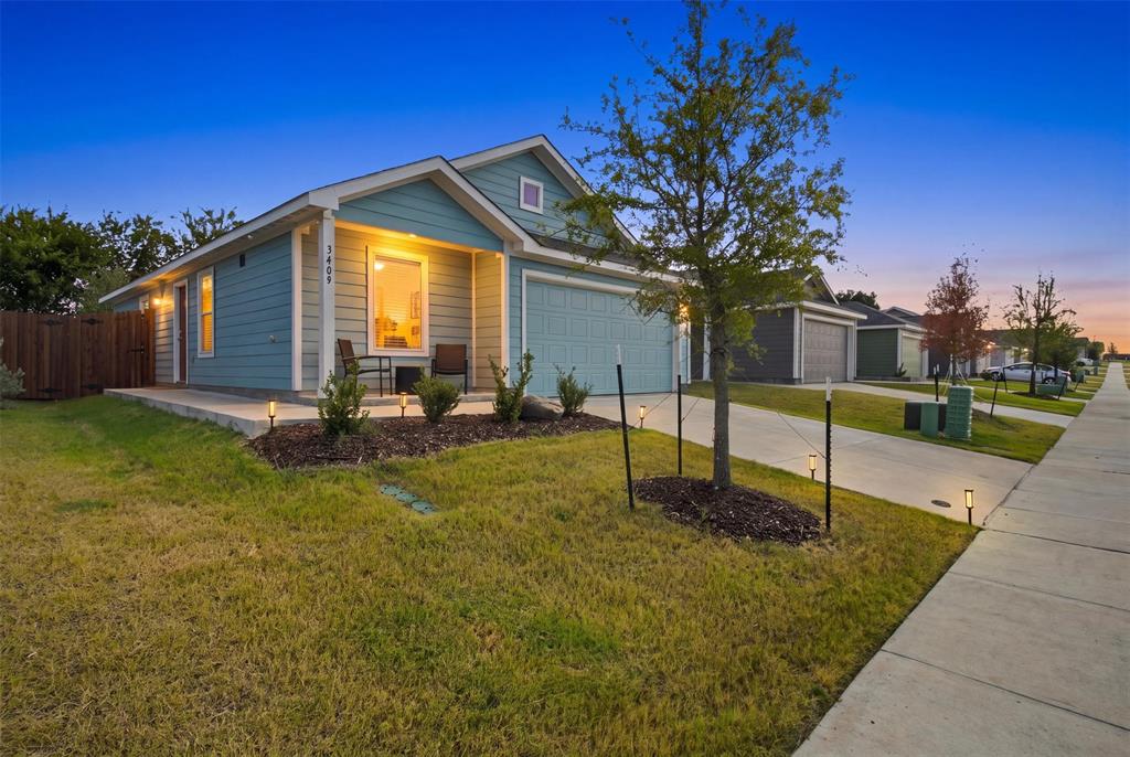 Covered front porch with integrated lighting