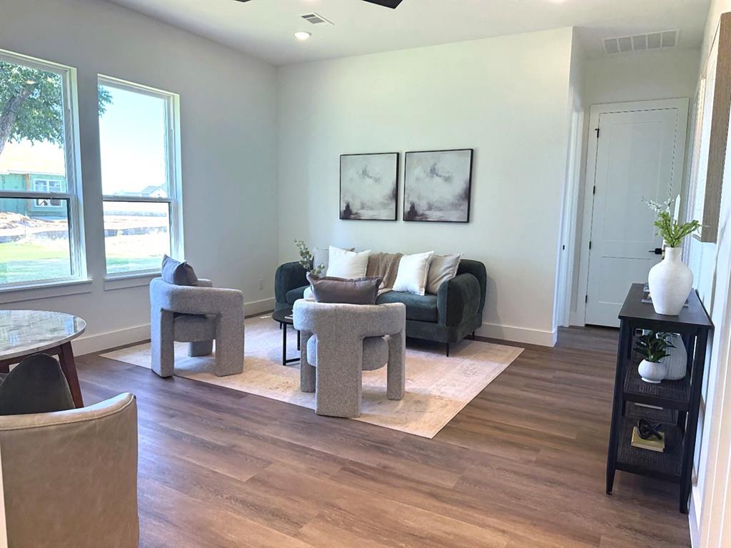 2180 Middlewood Circle, Granbury, TX 76049