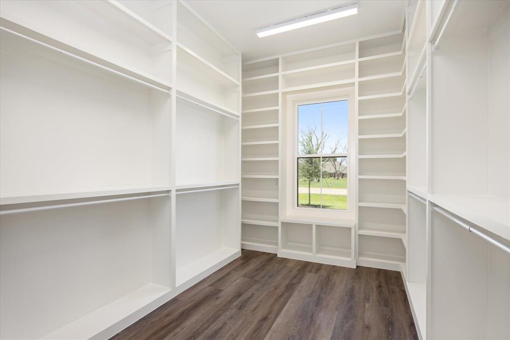 2180 Middlewood Circle, Granbury, TX 76049