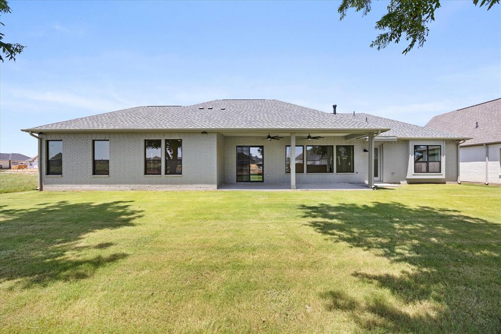 2180 Middlewood Circle, Granbury, TX 76049