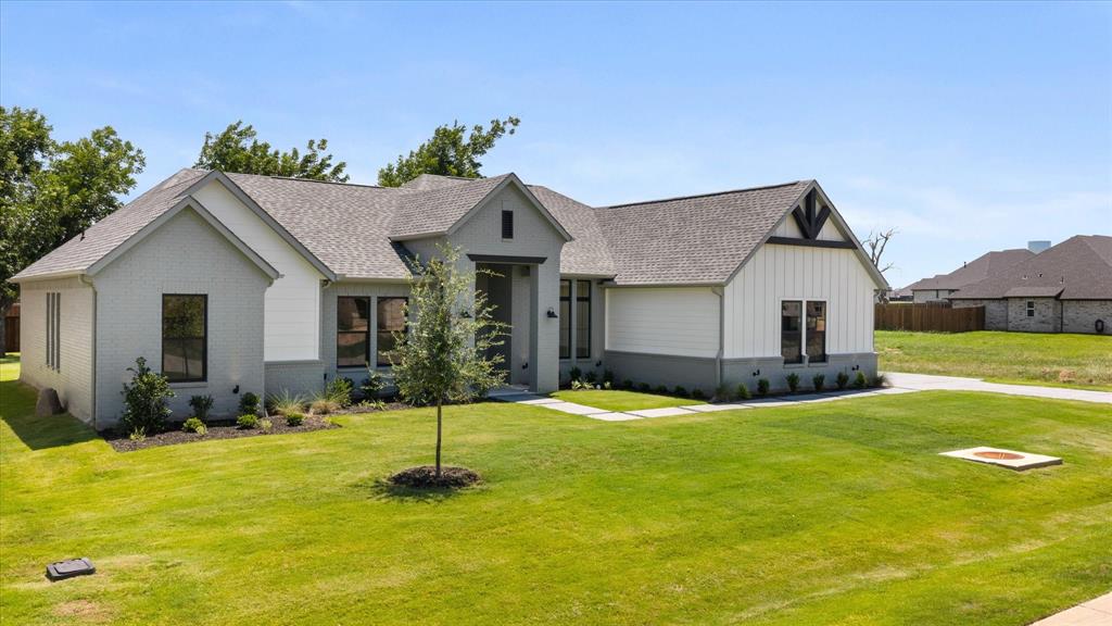 2180 Middlewood Circle, Granbury, TX 76049 2180 Middlewood Circle, Granbury, TX 76049