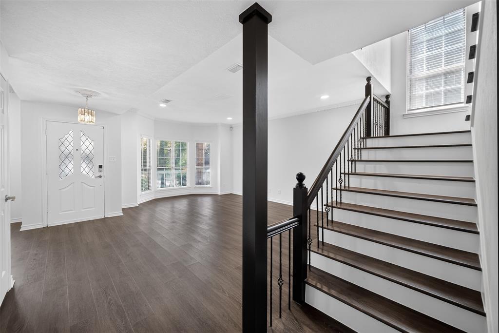 STAIRS TO SECOND FLOOR FROM LIVING ROOM