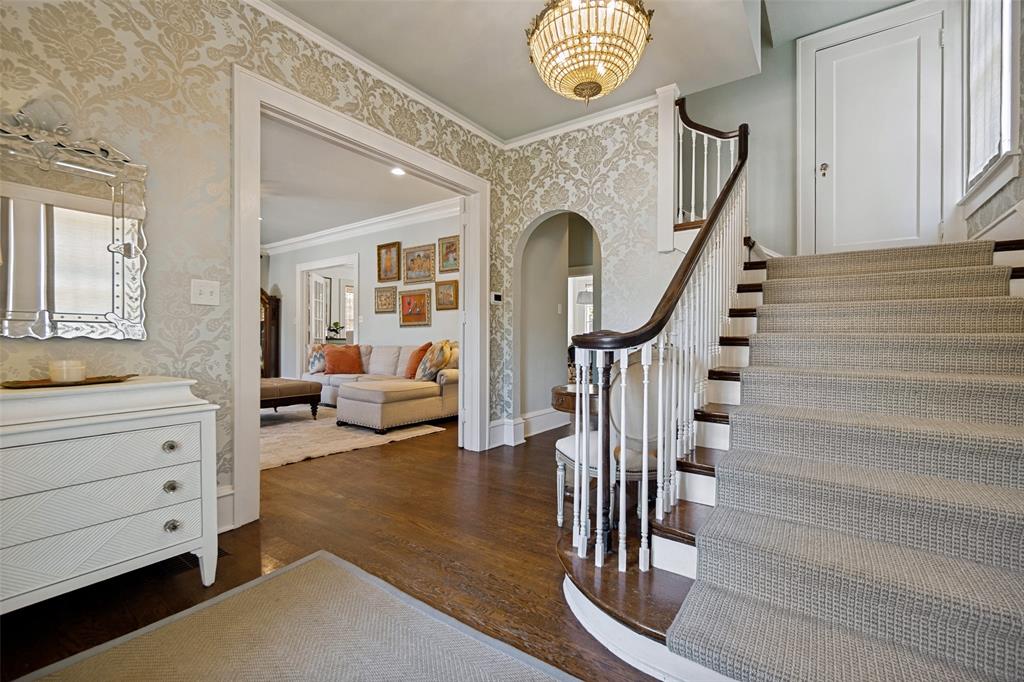 5610 Gaston Avenue, Dallas, TX 75214